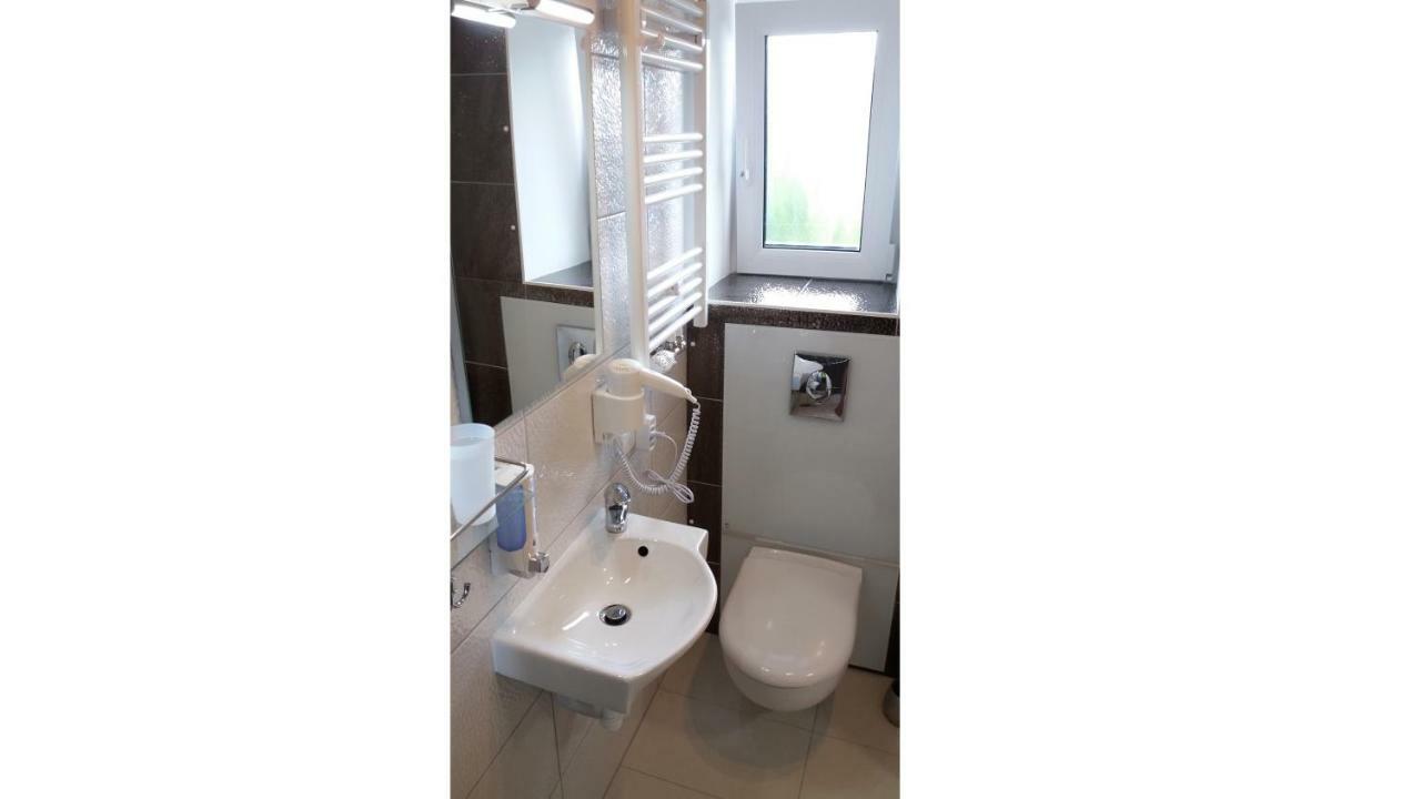 Mueller Residenz Zur S-Bahn Karlsfeld Hotel Buitenkant foto